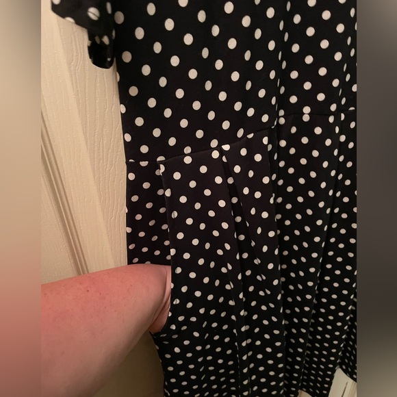 EUC AUSELILY Plus Size 22 Swing Dress Pockets Knee Length black white polka dots - Picture 8 of 9
